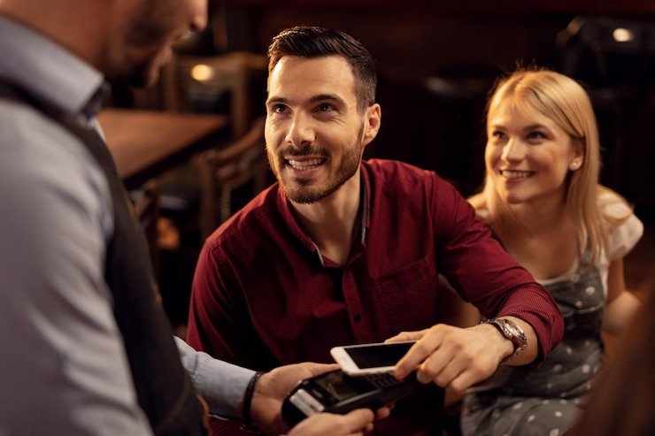 Bàn live casino trực tuyến với dealer thật đang phát sóng trên 33wn